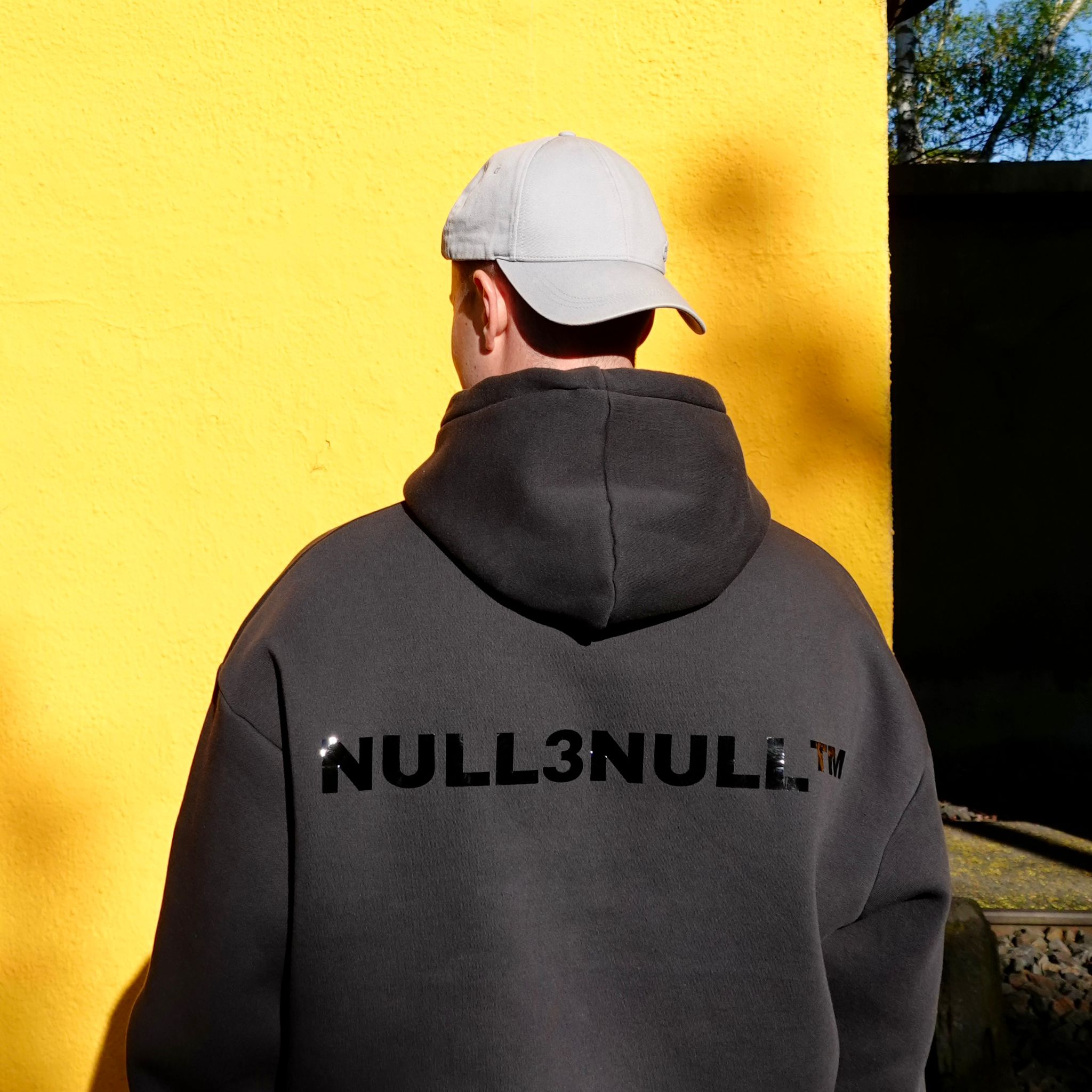 HOODIE SCHWARZ